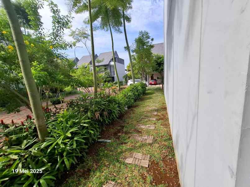 rumah hook siap huni di cluster kfc jakarta timur