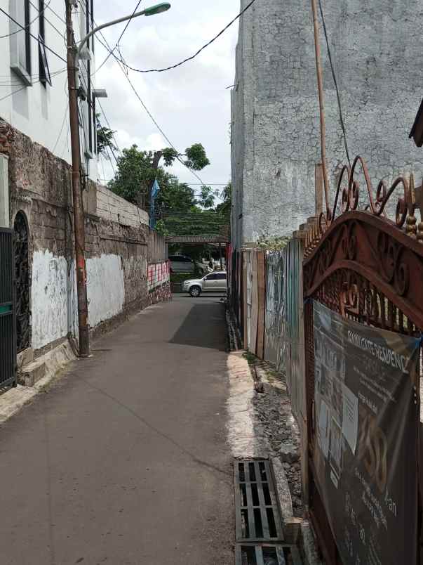 rumah jalan gaber lubang buaya