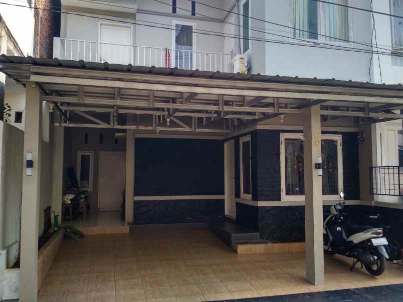 rumah jalan legoso raya