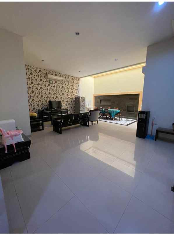 rumah jl kelapa nias