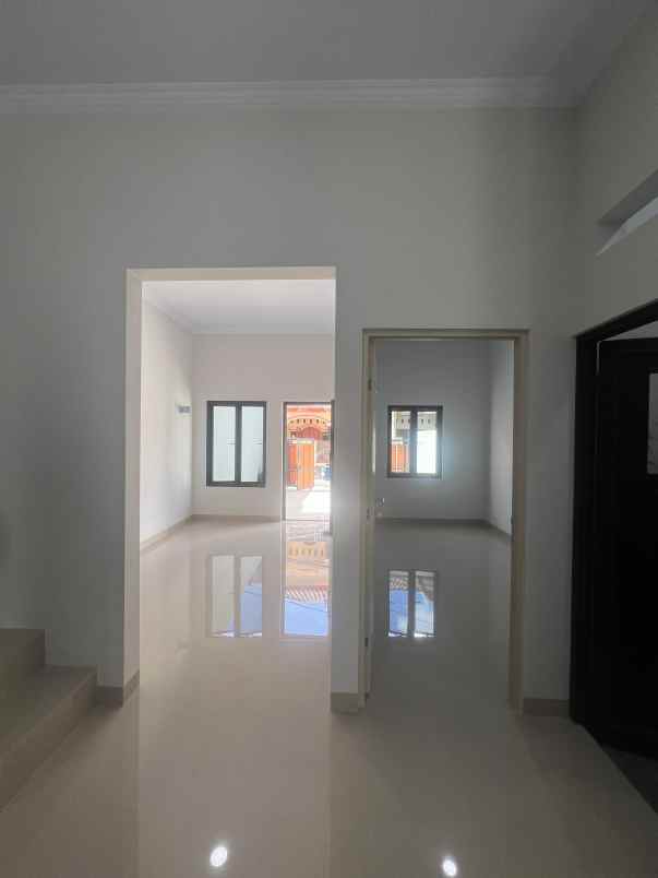 rumah jl komplek timah depok