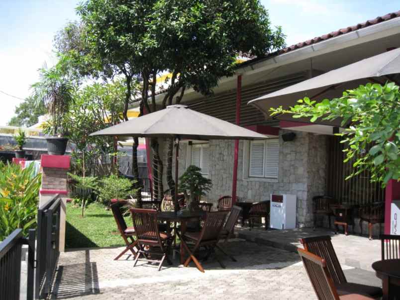 rumah kafe premium di pahoman bandar lampung