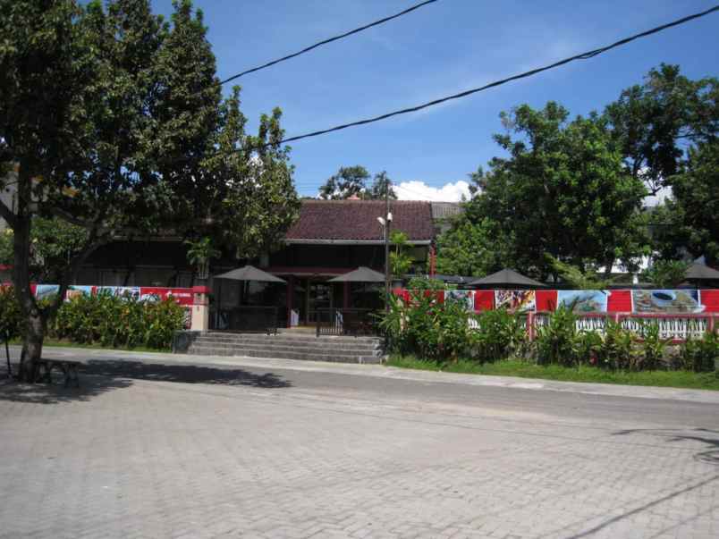 rumah kafe premium di pahoman bandar lampung