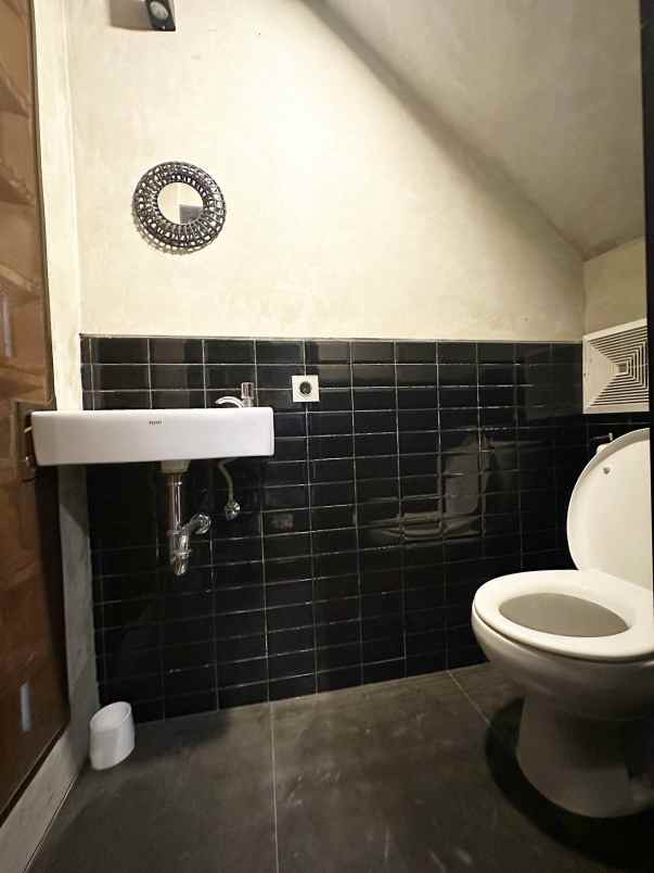 rumah kawasan cikunir bekasi dekat stasiun dan tol