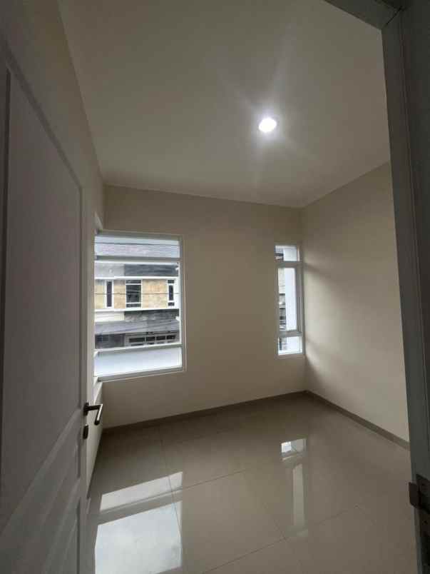 rumah komplek citeureup 8 menit pemkot cimahi