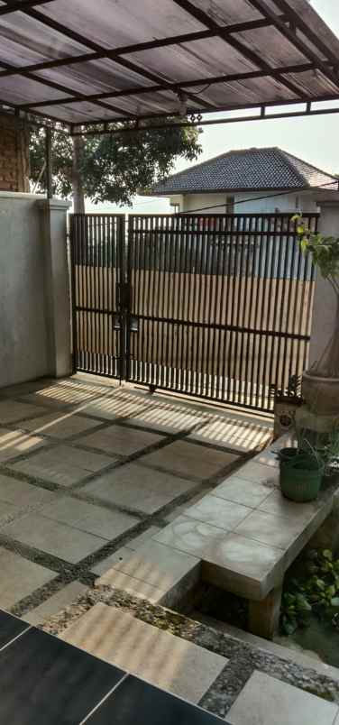 rumah luas ada taman belakang di cipageran cimahi