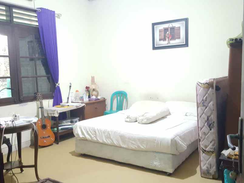 rumah luas lokasi strategis di jakarta harga murah