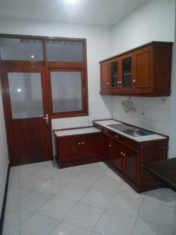 rumah mewah komplek nusa sari citereup 5 menit pemkot