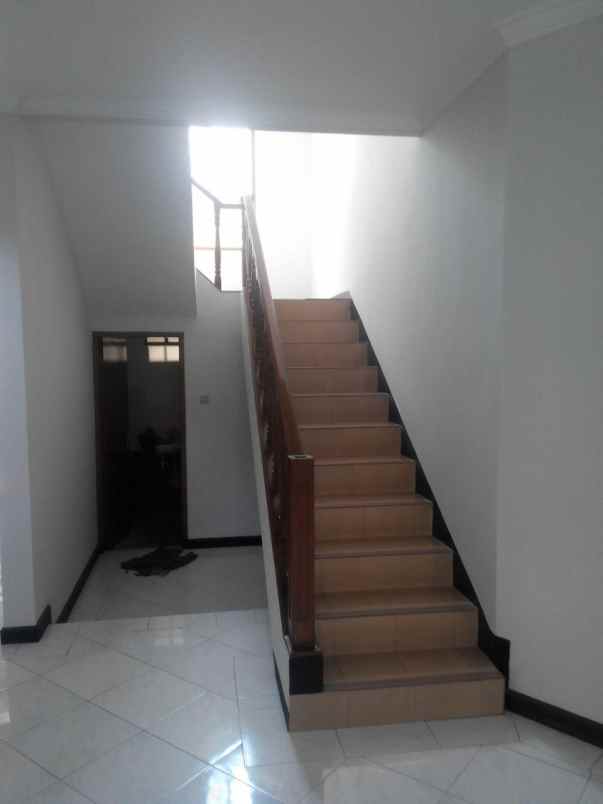 rumah mewah komplek nusa sari citereup 5 menit pemkot