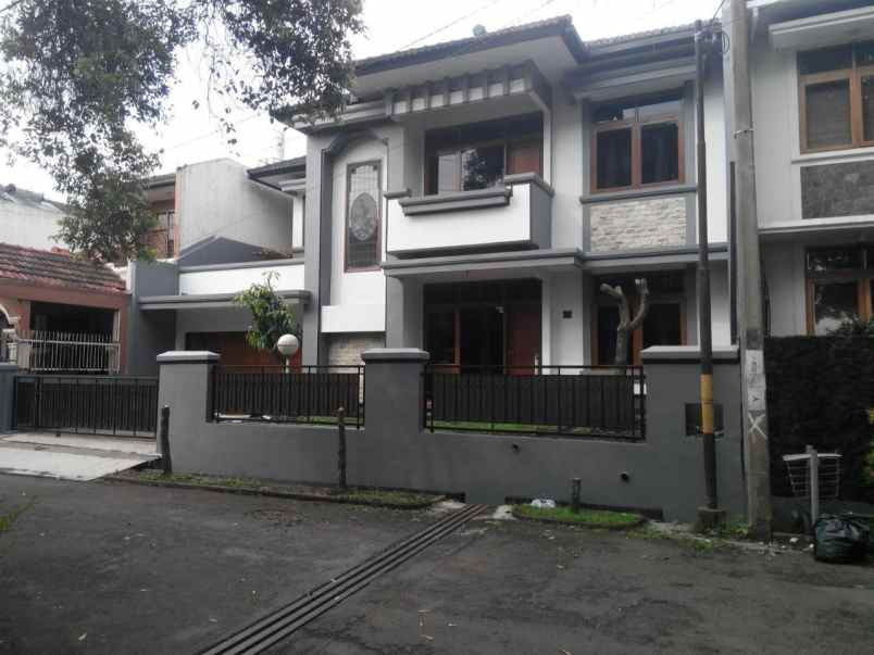 rumah mewah komplek nusa sari citereup 5 menit pemkot