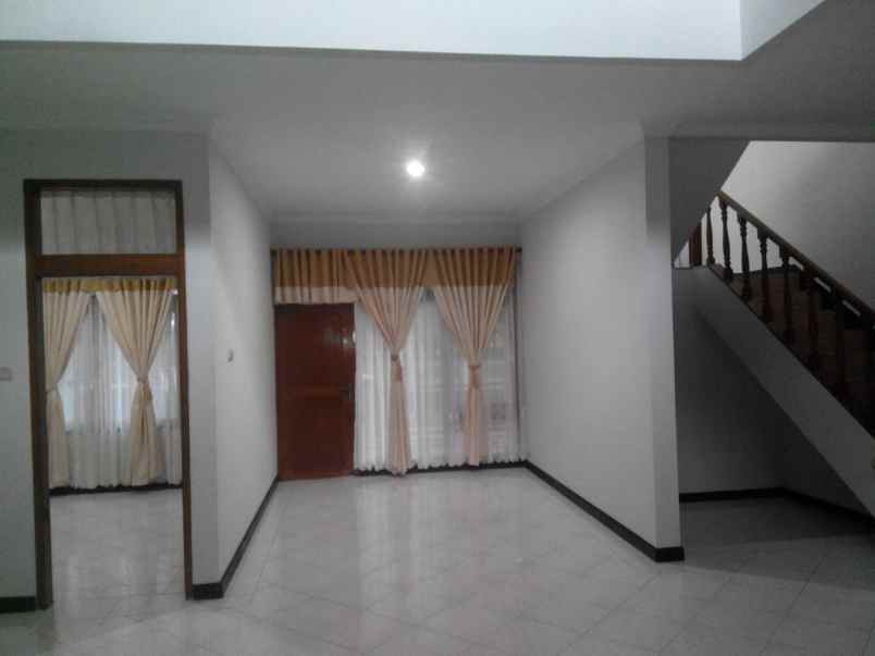 rumah mewah komplek nusa sari citereup 5 menit pemkot