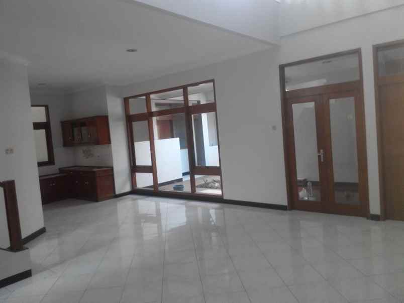 rumah mewah komplek nusa sari citereup 5 menit pemkot