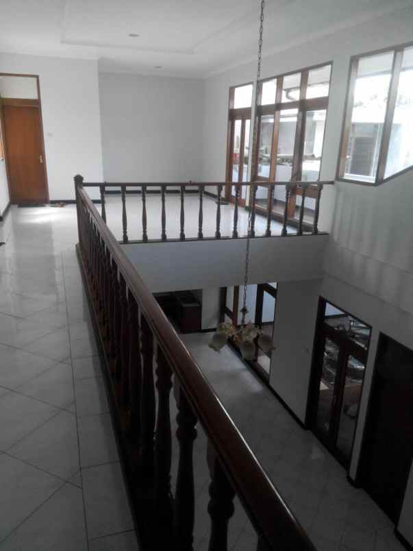 rumah mewah komplek nusa sari citereup 5 menit pemkot