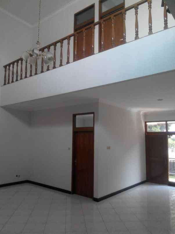 rumah mewah komplek nusa sari citereup 5 menit pemkot