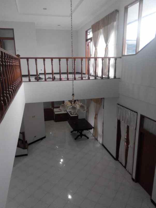 rumah mewah komplek nusa sari citereup 5 menit pemkot