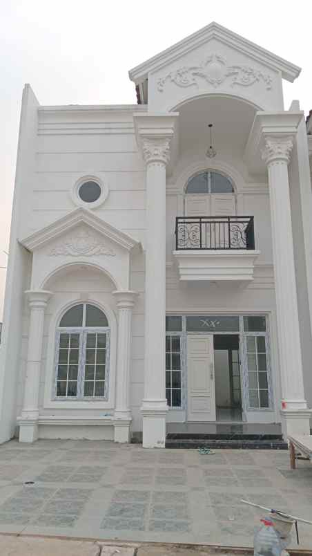 Rumah Mewah Modern Clasik Di Ciracas Jakarta Timur