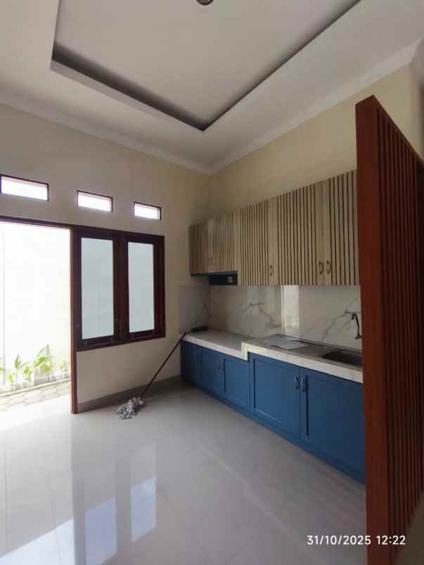 rumah modern dalam perumahan dekat gerbang tol kalasan