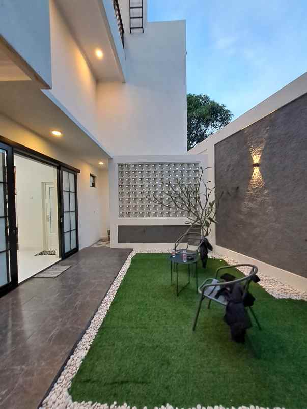 rumah murah dan luas dekat toll cinere depok