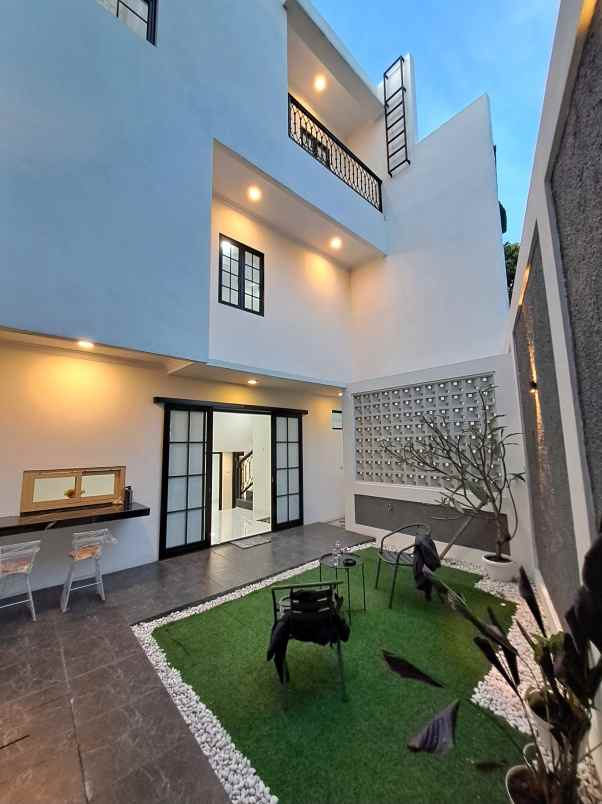 rumah murah dan luas dekat toll cinere depok