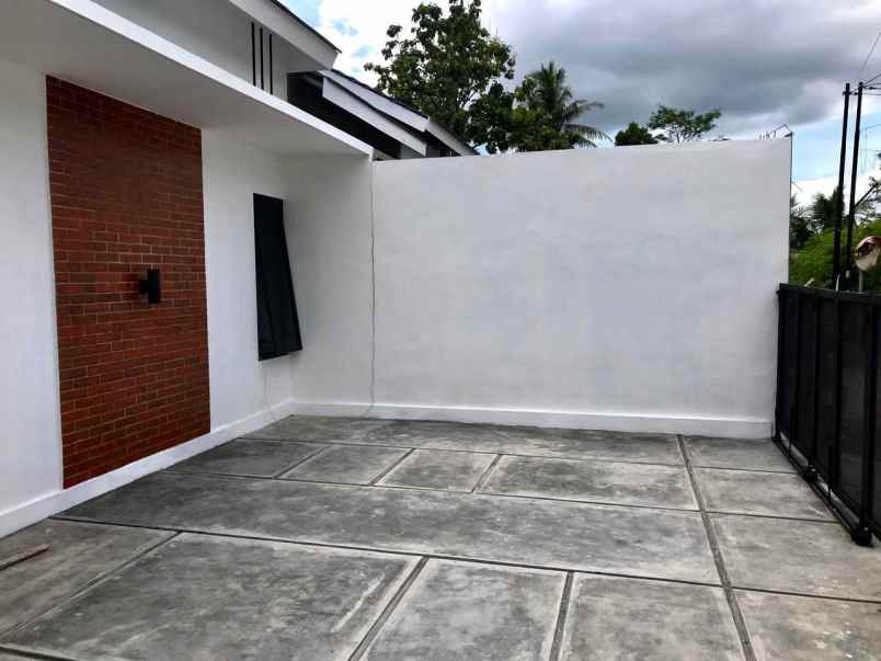 rumah murah modern barat polres sleman