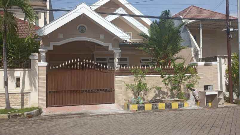 rumah nirwana eksekutif strategis siap huni