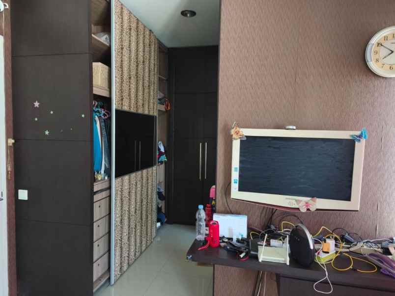 rumah pakuwon city cluster san diego