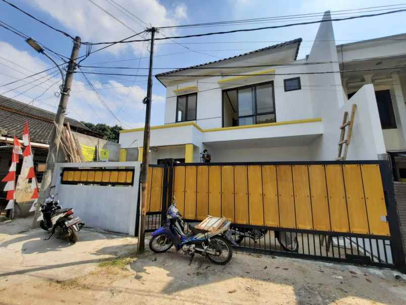 Rumah Mewah 2 Lantai Siap Huni Dalam Perumahan Pasar Minggu Depok