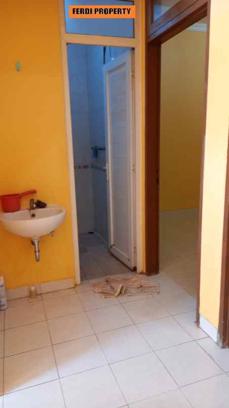 rumah rapi 2 kamar tidur perumahan citra gran cibubur