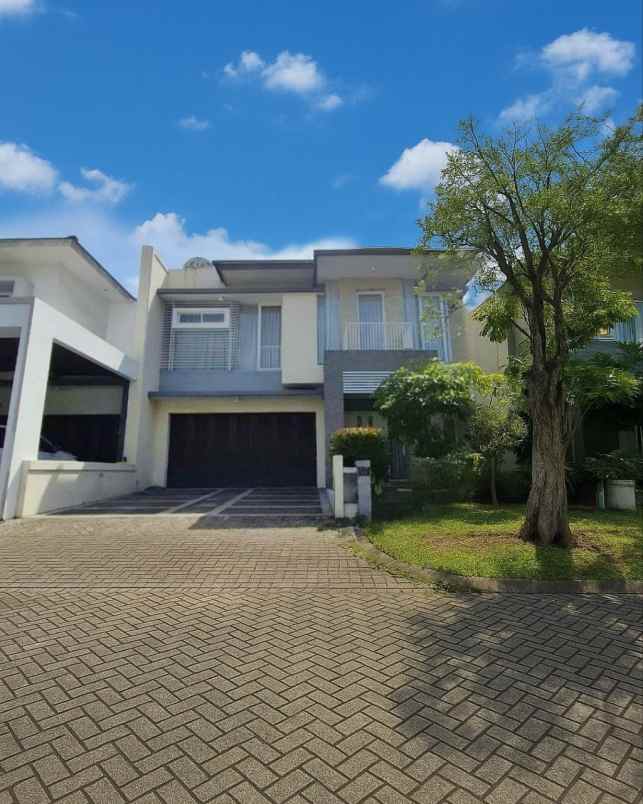 rumah royal residence siap huni swimming pool