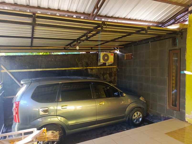 rumah sederhana di tengah kota mataram