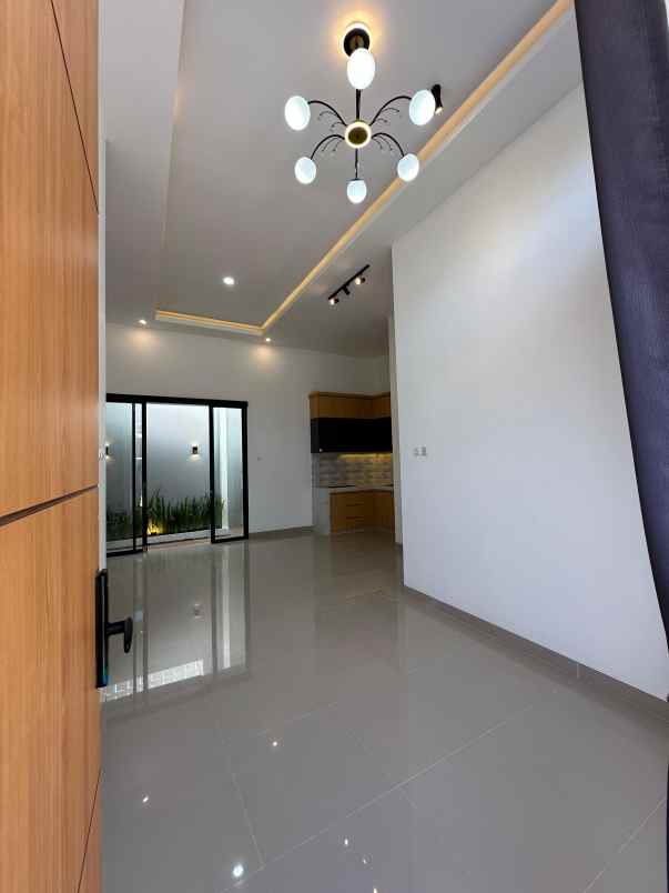 rumah siap huni dalam cluster barat sch mall sleman