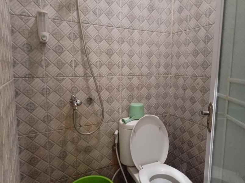 rumah strategis dalam komplek cilodong depok