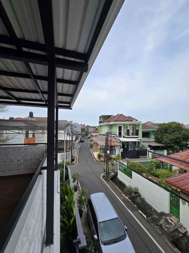 rumah tumbuh posisi hook dalam komplek di duren sawit