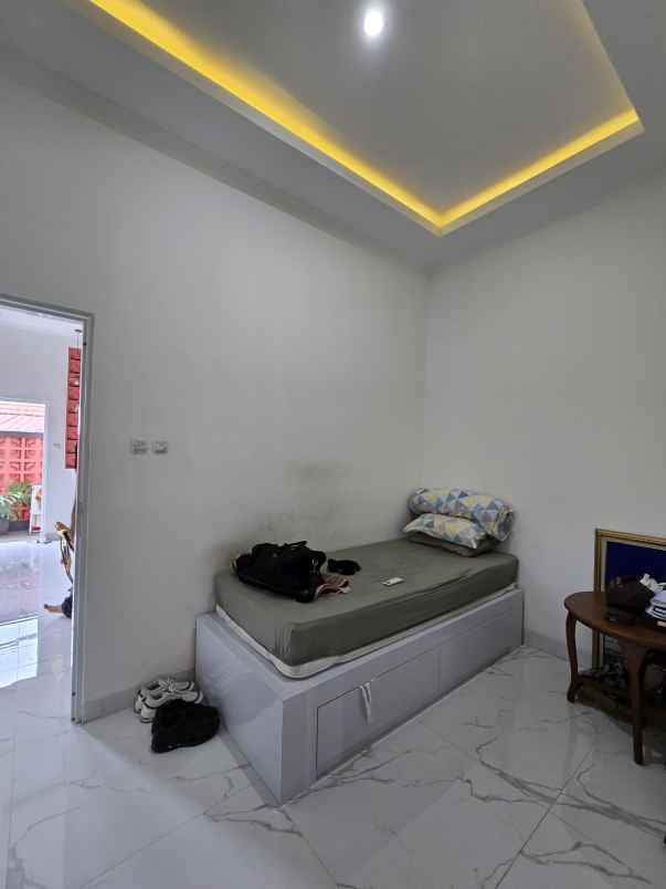 rumah tumbuh posisi hook dalam komplek di duren sawit