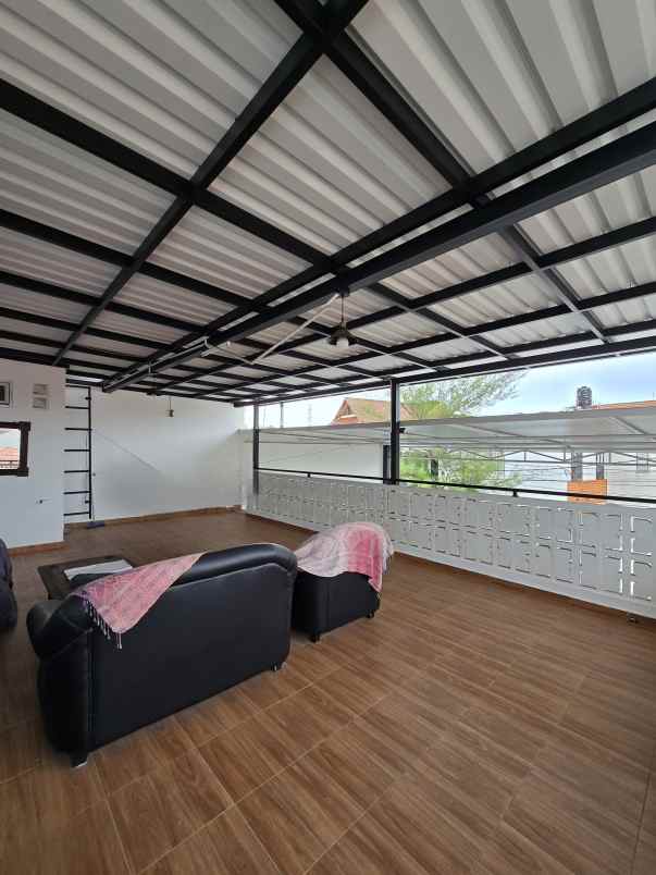 rumah tumbuh posisi hook dalam komplek di duren sawit