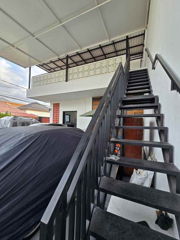 rumah tumbuh posisi hook dalam komplek di duren sawit