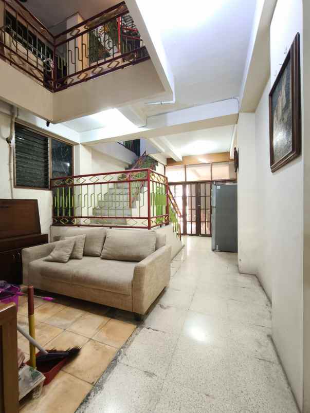 rumah unfurnished shm sawah besar jakarta pusat