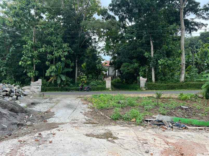 super datar pekarangan 1500m utara pasar mojogedang