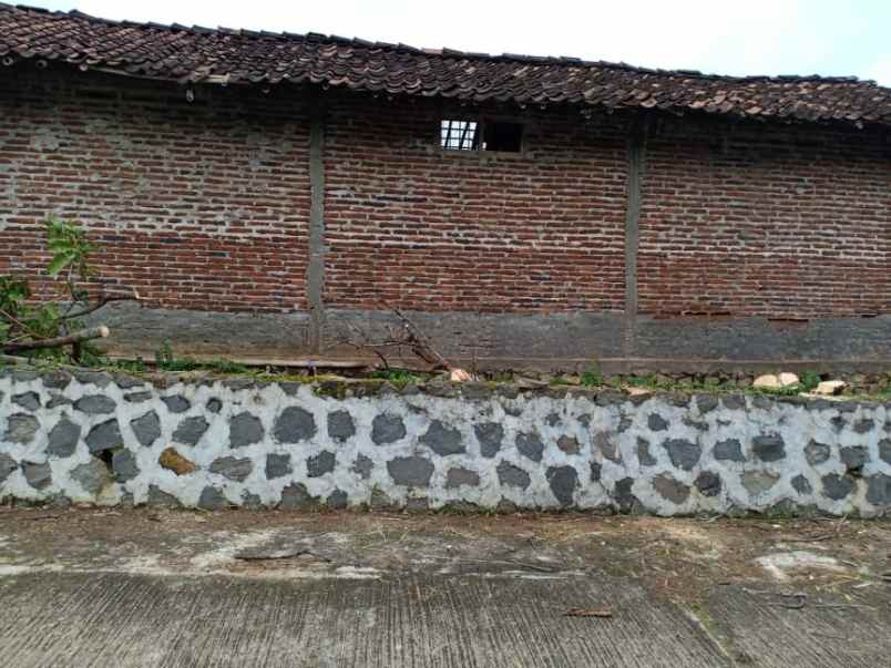 tanah dekat pasar kedawung