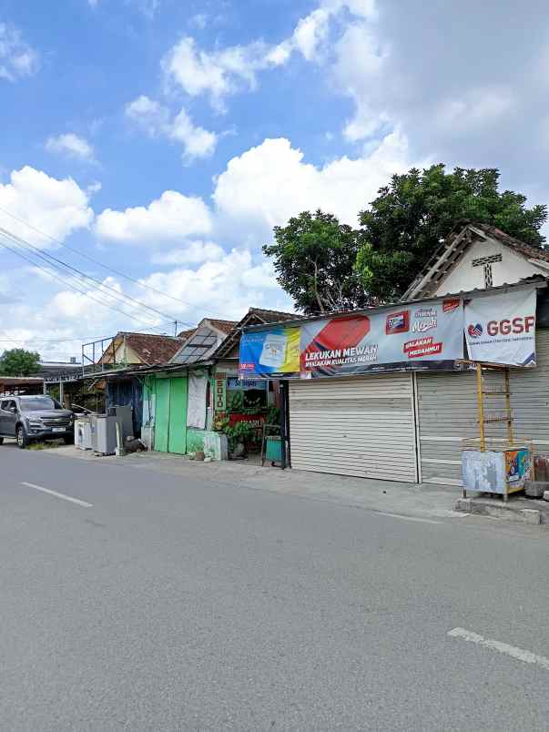tanah lokasi sangat strategis di utara ambarukmo plaza