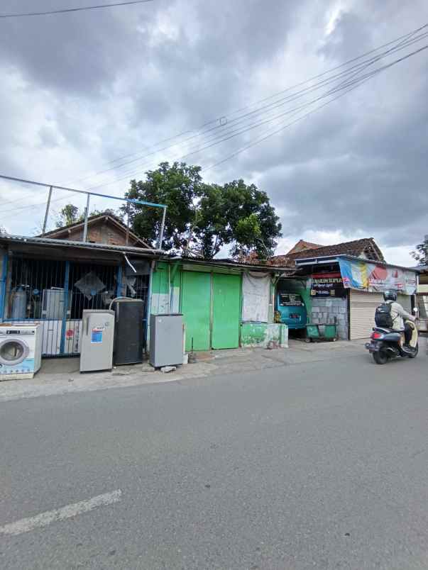 tanah lokasi sangat strategis di utara ambarukmo plaza