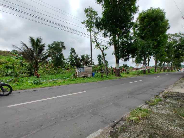 tanah tepi jl raya kemuning
