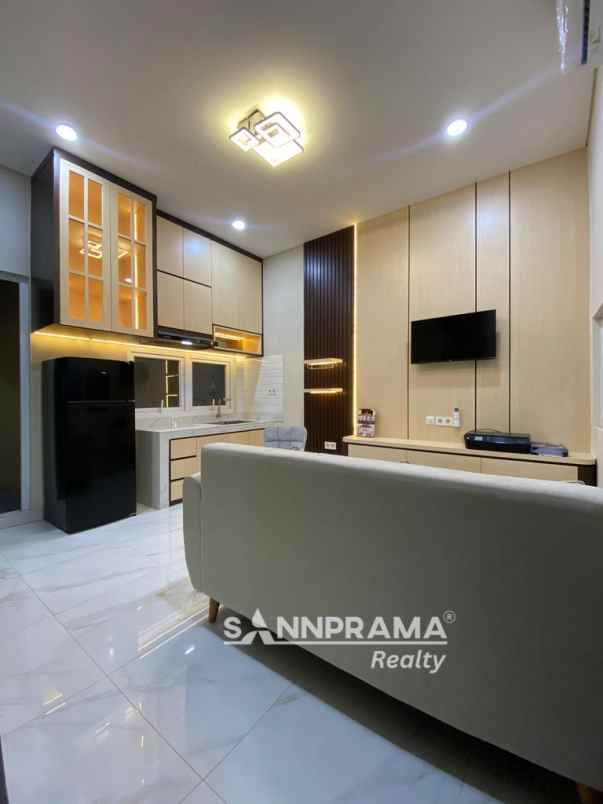 2 lantai 2 carport dalam cluster dekat tol limo rn