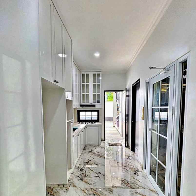 bagai istana rumah pejaten pasar minggu