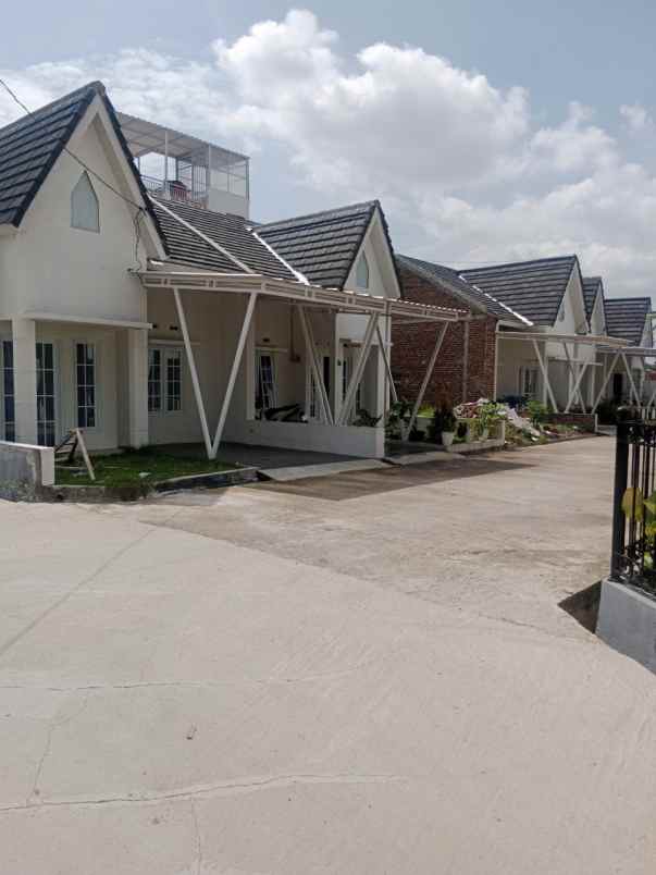 dekat kota nyaman ekonomis