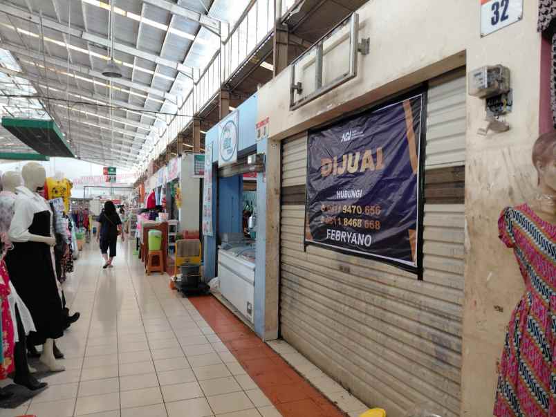 dijual 2 unit kios di pasar segar paal manado