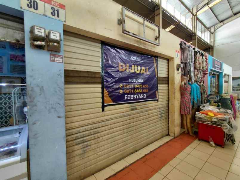 dijual 2 unit kios di pasar segar paal manado