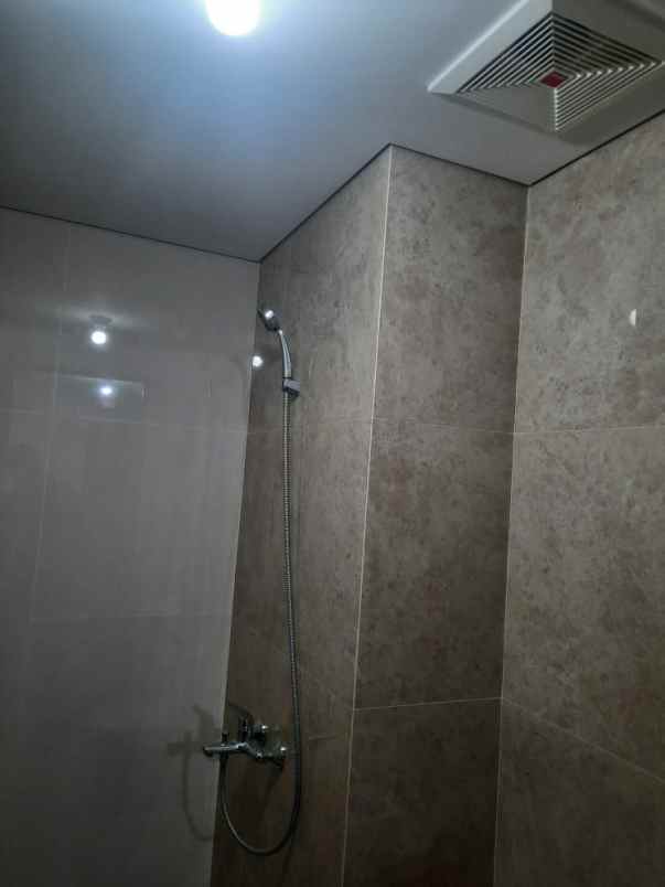 dijual apartemen di transpark cibubut