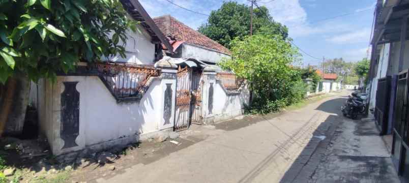 dijual bangunan hitung tanah