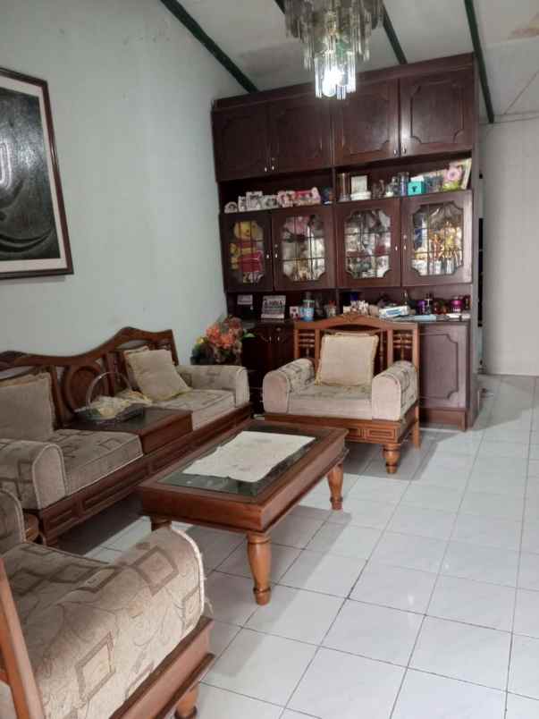 dijual cepat murah pemilik akan pindah keluar kota